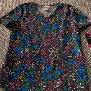 WOMEN'S SCRUBSTAR FLORAL SEASONAL MEDICAL SCRUB TOP-SMALL-NWT!